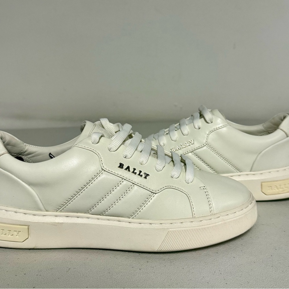 Bally Ivory Leather Casual Sneakers size 10M